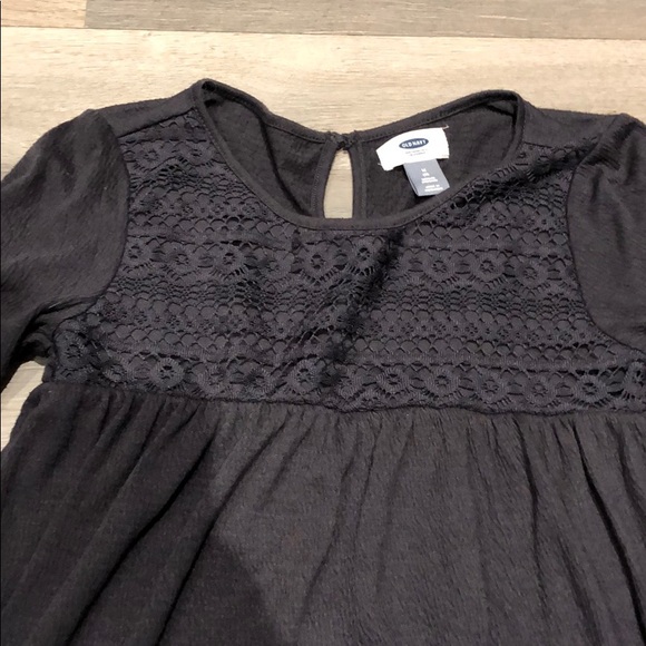 Lace trim dress - Picture 2 of 3